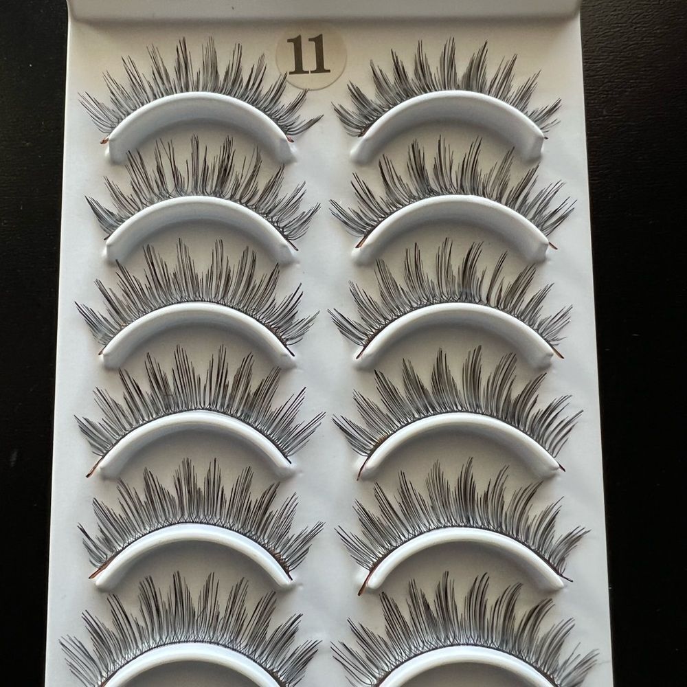 Ultimate lashes # 11 - Picture 2 of 8
